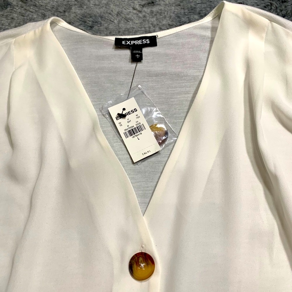 Express Blouse - Picture 2 of 3